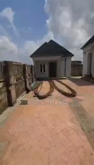 4bdrm Bungalow in Benin City for sale