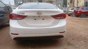 Hyundai Elantra 2015 White