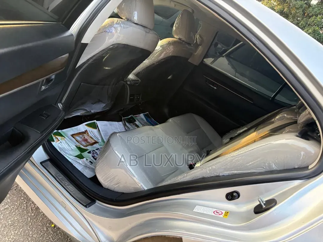 Lexus ES 2013 Silver