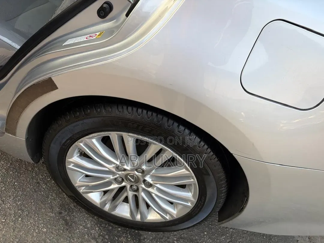 Lexus ES 2013 Silver
