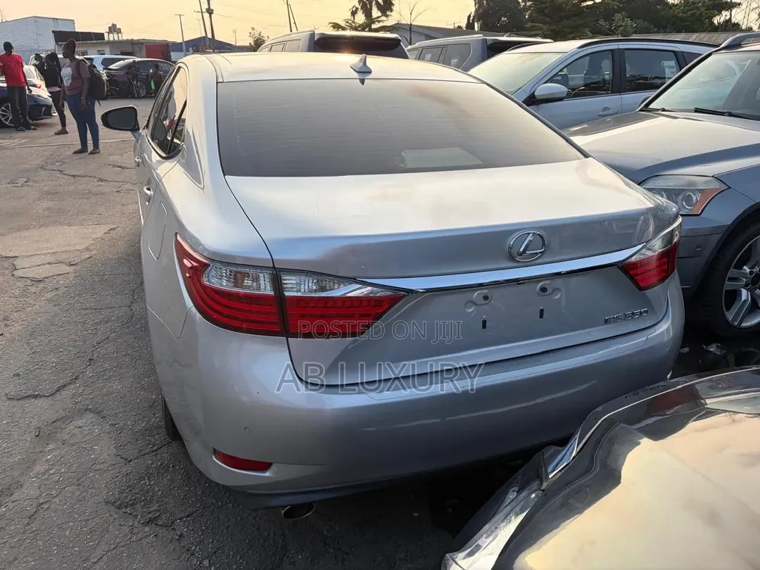 Lexus ES 2013 Silver