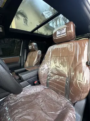 Toyota Tundra 1794 Edition CrewMax 5.5' Bed 2023 Silver