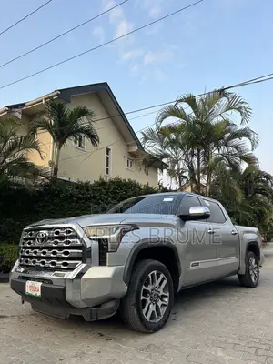 Toyota Tundra 1794 Edition CrewMax 5.5' Bed 2023 Silver