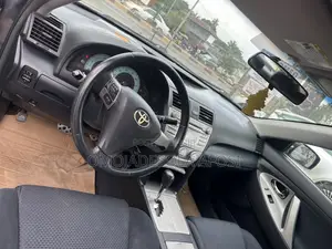 Toyota Camry SE 4dr Sedan (2.5L 4cyl 6A) 2011 Gray