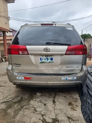 Toyota Sienna 2006 Gray