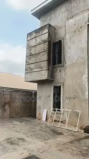 3bdrm Duplex in Benin City for sale