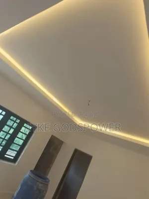 3bdrm Block of Flats in Apo Legislative Qtrs for rent