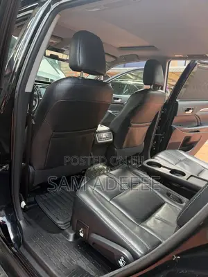 Toyota Highlander SE 4x4 V6 (3.5L 6cyl 8A) 2018 Black