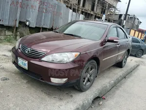 Toyota Camry LE 4dr Sedan (2.4L 4cyl 5A) 2005 Red