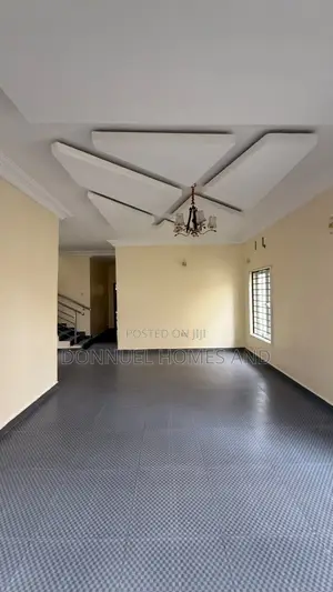 5bdrm Duplex in Ikota for rent