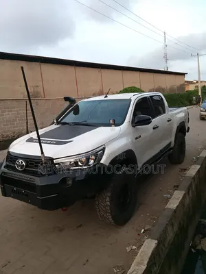 Toyota Hilux 2019 White