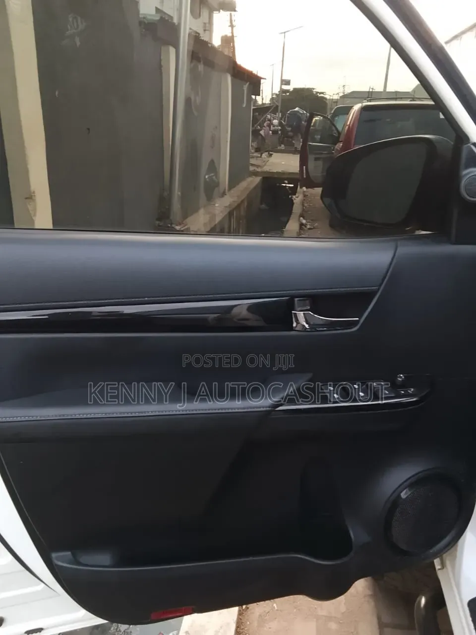 Toyota Hilux 2019 White