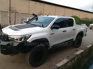 Toyota Hilux 2019 White