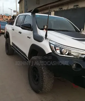 Toyota Hilux 2019 White