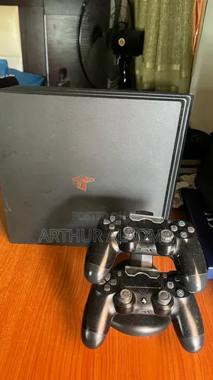 Play Station 4 Pro