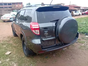 Toyota RAV4 2009