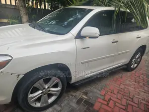Toyota Highlander Limited 2011 White