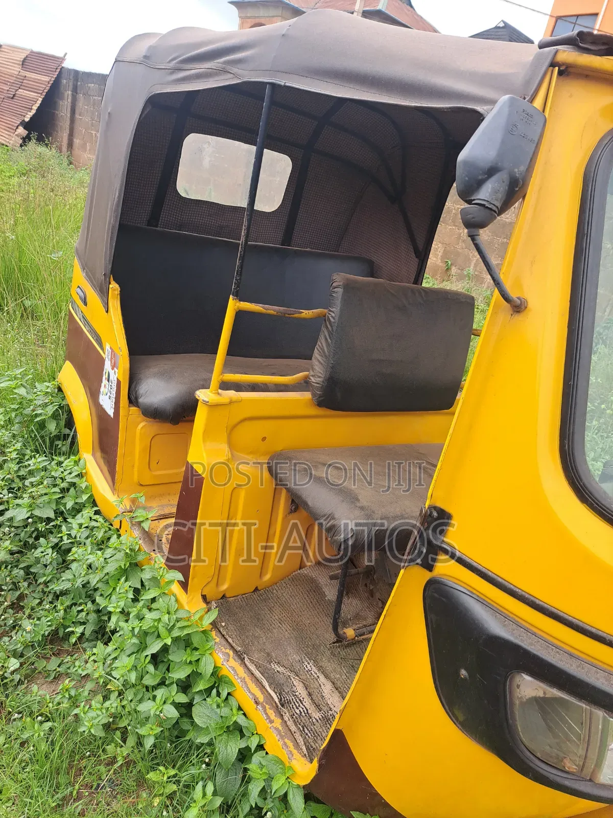 TVS King Deluxe Plus iTouch Start 2022 Yellow