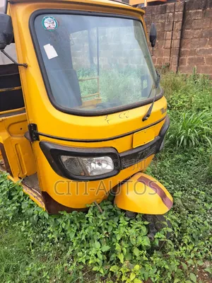 TVS King Deluxe Plus iTouch Start 2022 Yellow