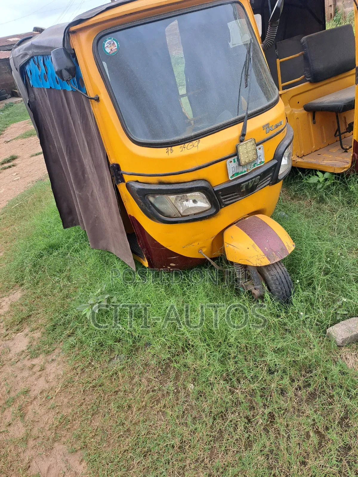 TVS King Deluxe Plus iTouch Start 2022 Yellow