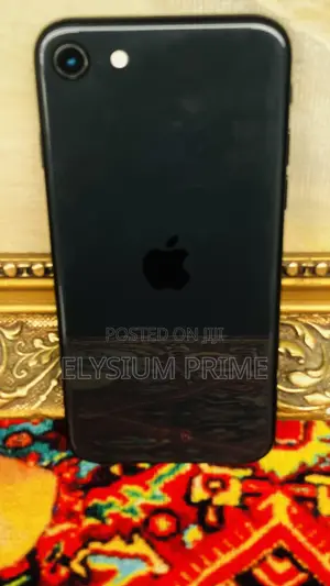 Apple iPhone SE 128 GB Black