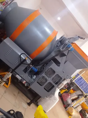 Concrete Mixer With Pump.