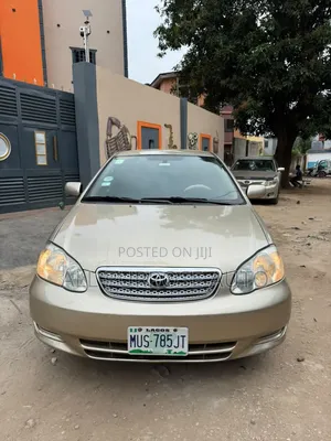 Toyota Corolla 2004 Gold