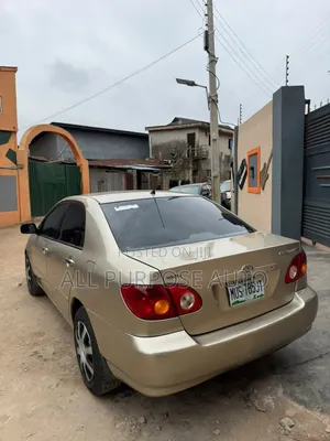 Toyota Corolla 2004 Gold