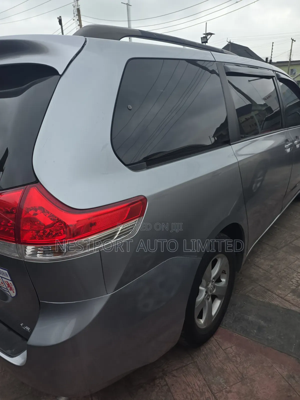 Toyota Sienna LE 7 Passenger Mobility 2011 Silver