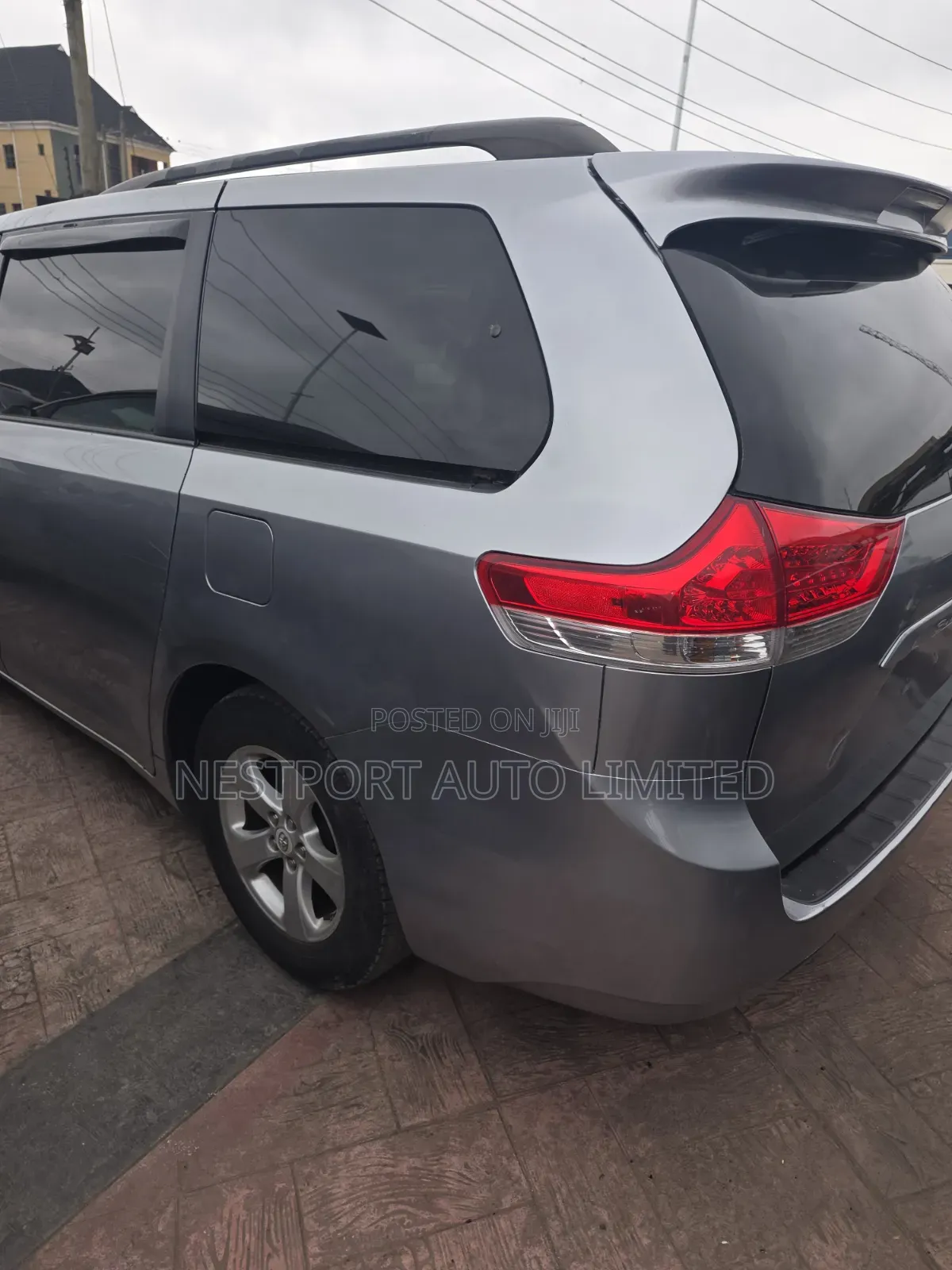Toyota Sienna LE 7 Passenger Mobility 2011 Silver