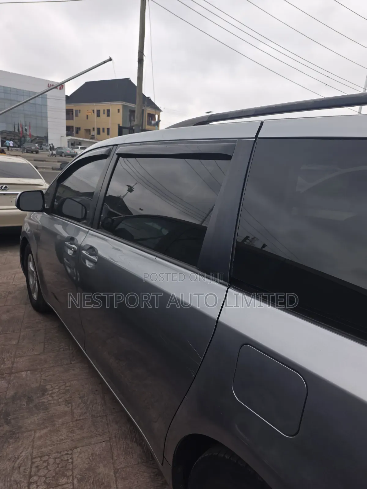 Toyota Sienna LE 7 Passenger Mobility 2011 Silver