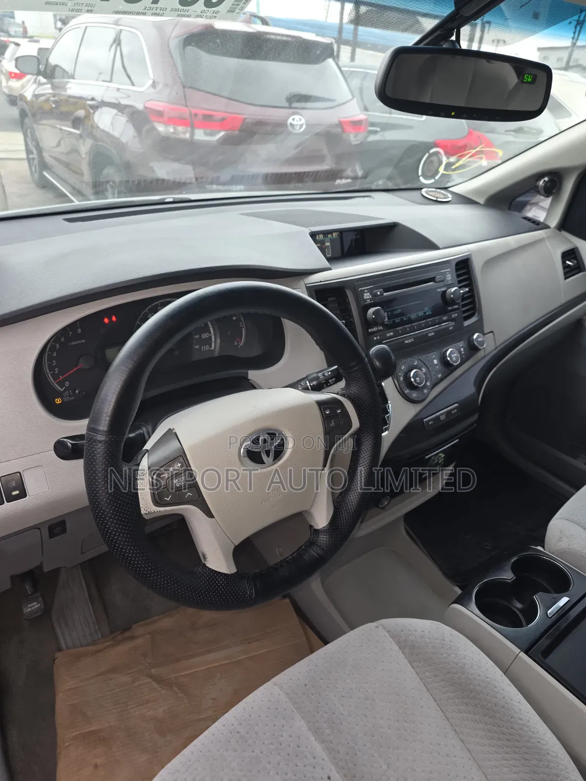 Toyota Sienna LE 7 Passenger Mobility 2011 Silver
