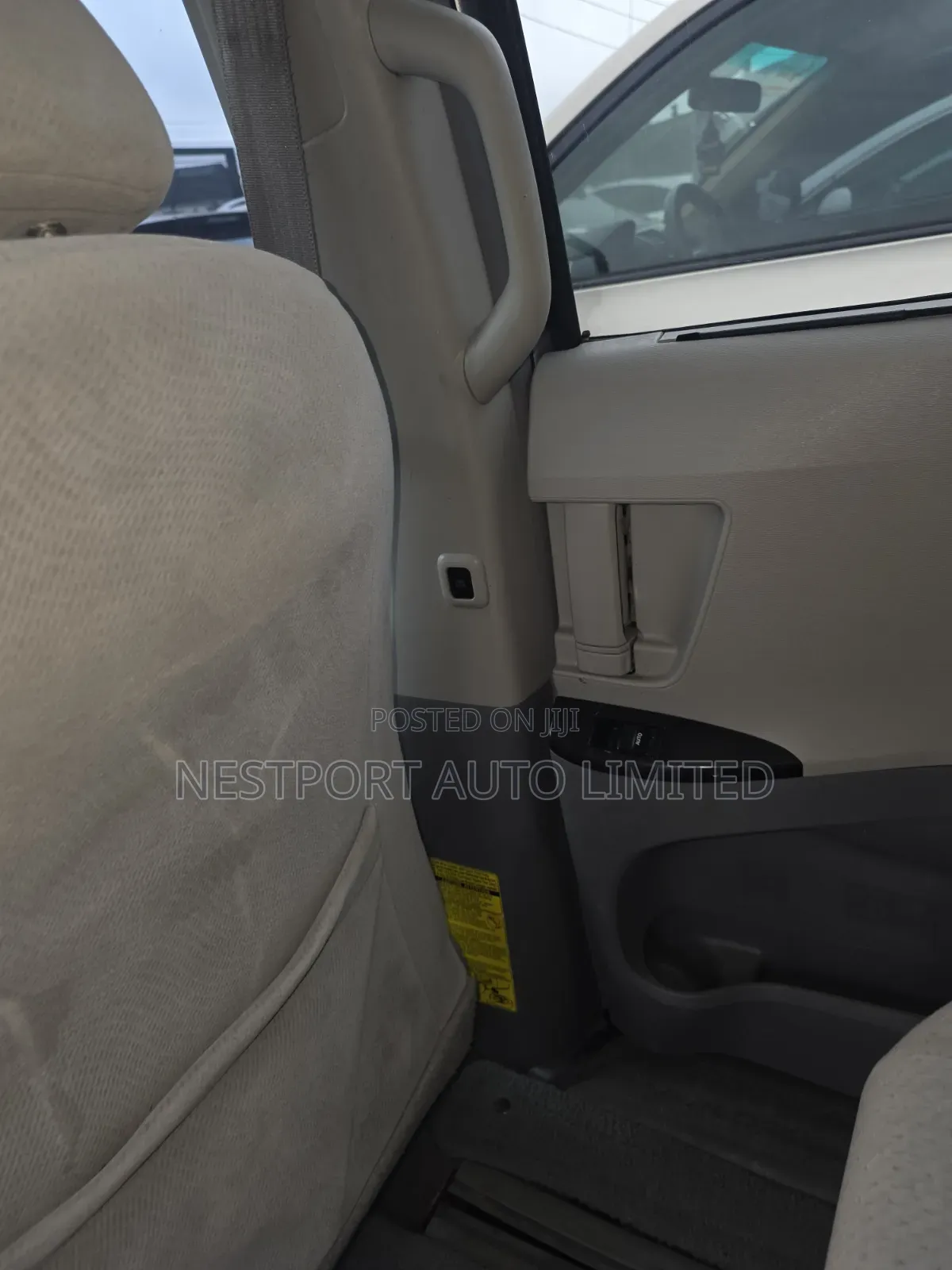 Toyota Sienna LE 7 Passenger Mobility 2011 Silver