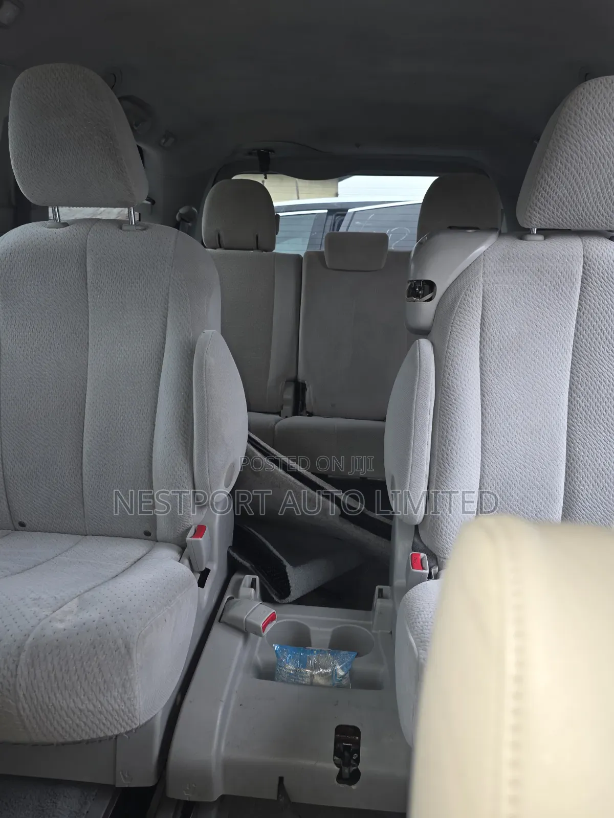 Toyota Sienna LE 7 Passenger Mobility 2011 Silver