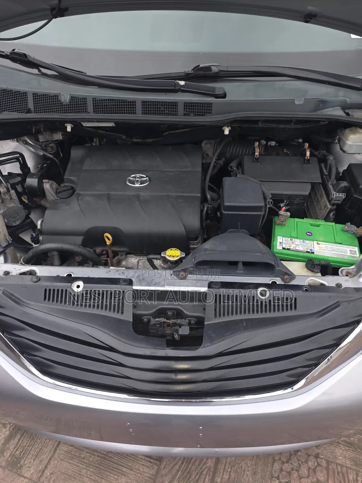Toyota Sienna LE 7 Passenger Mobility 2011 Silver