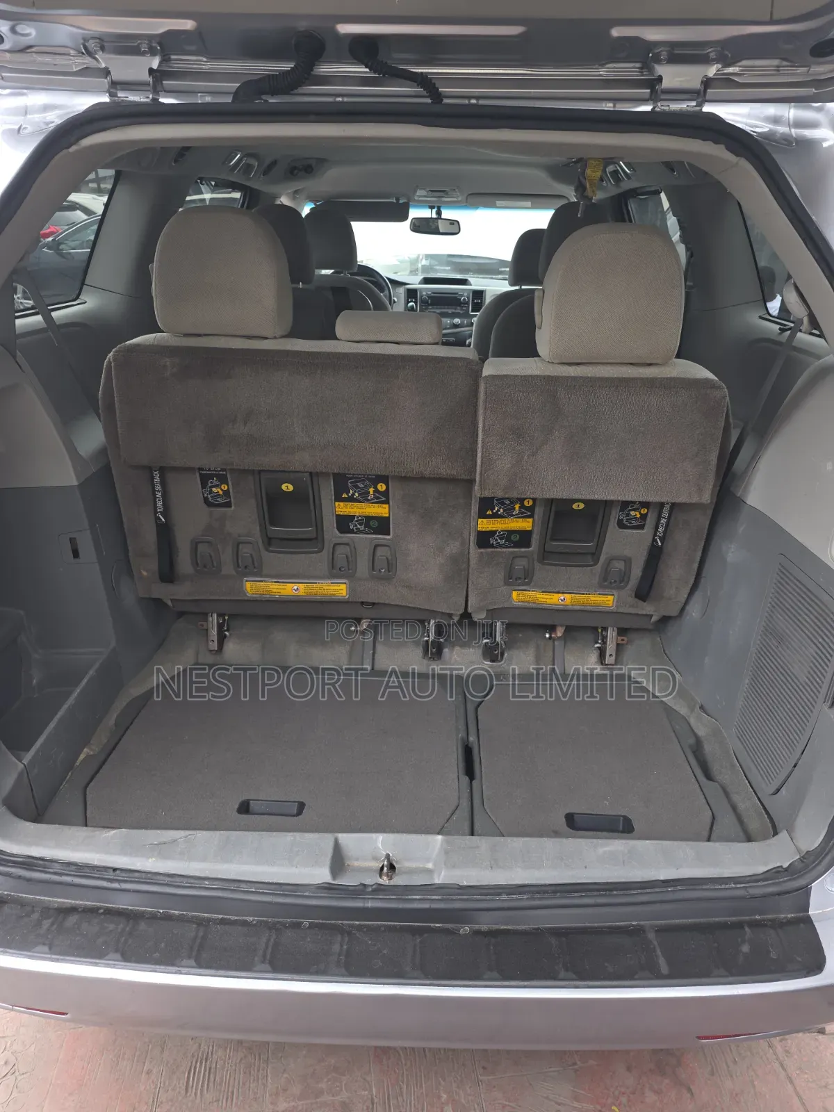 Toyota Sienna LE 7 Passenger Mobility 2011 Silver
