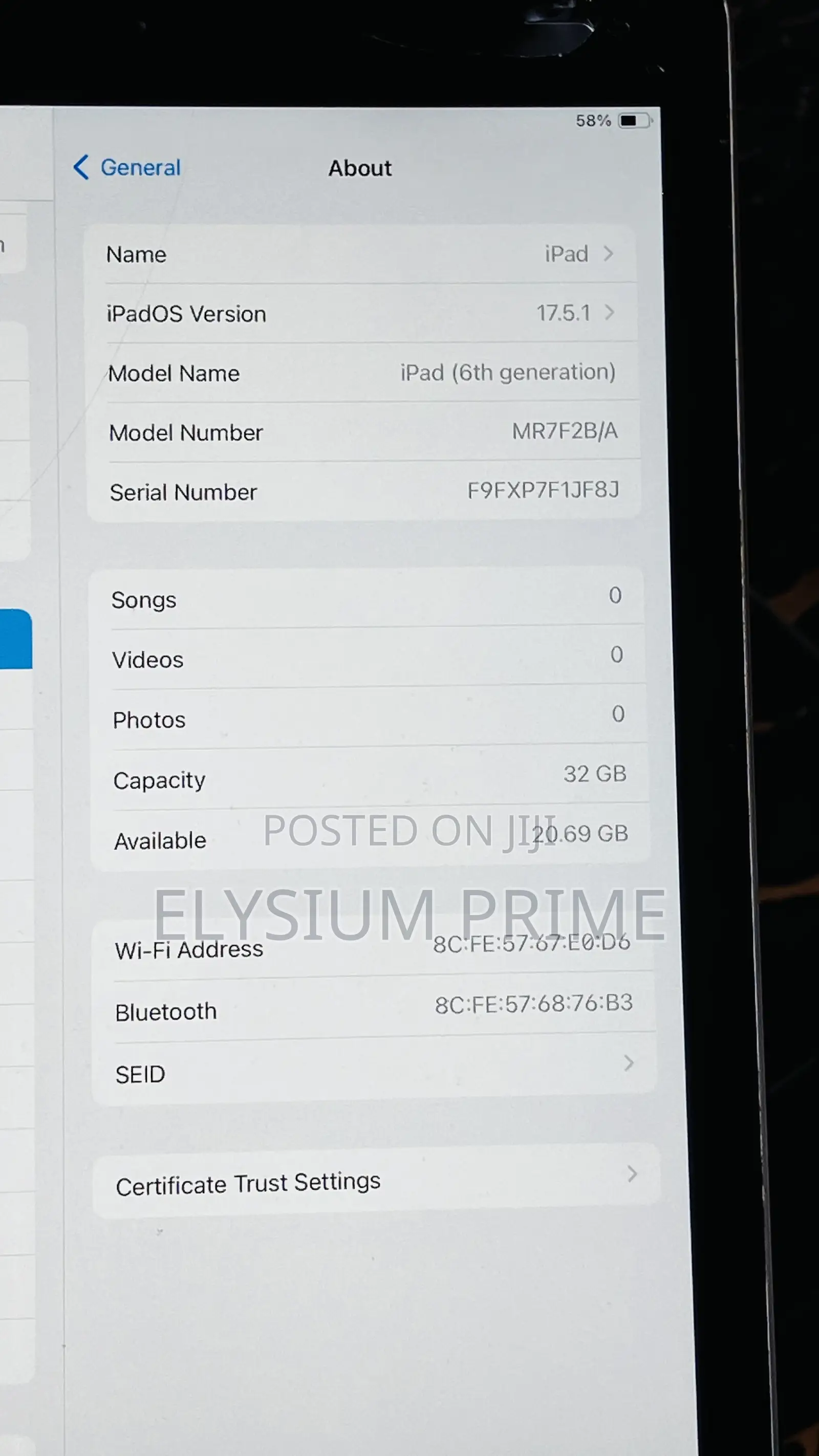 Apple iPad 9.7 32 GB Gray
