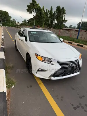 Lexus ES 350 FWD 2017 White