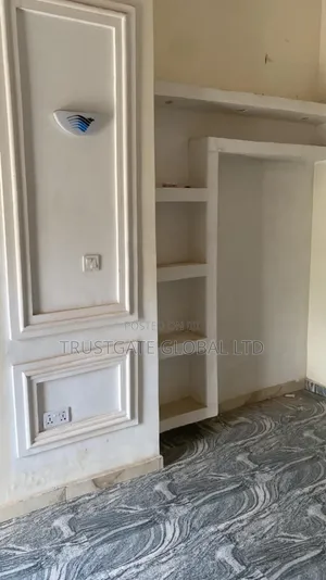 1bdrm Apartment in Broadview Estate, Idu Industrial for rent