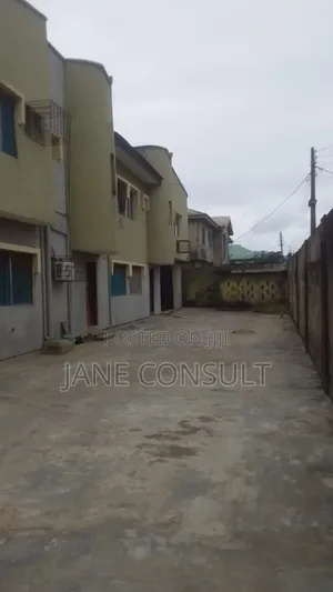 4bdrm Block of Flats in Ijegun Ikotun for sale