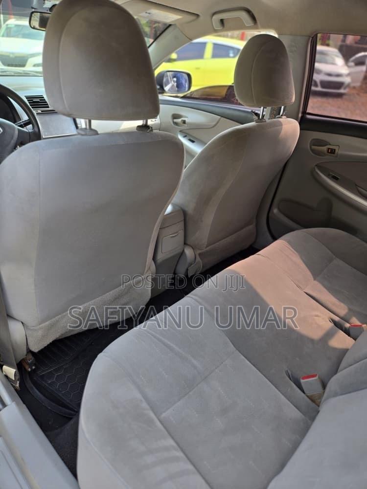 Toyota Corolla 2011 Gray