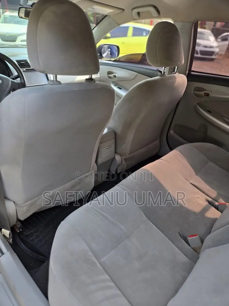 Toyota Corolla 2011 Gray