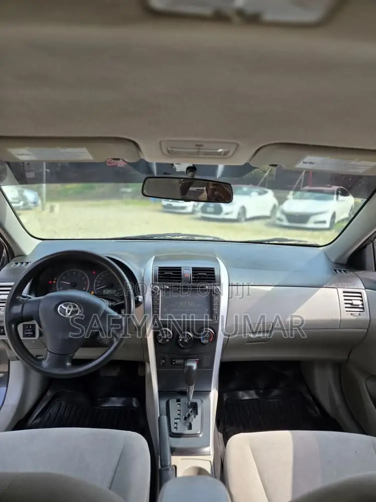 Toyota Corolla 2011 Gray