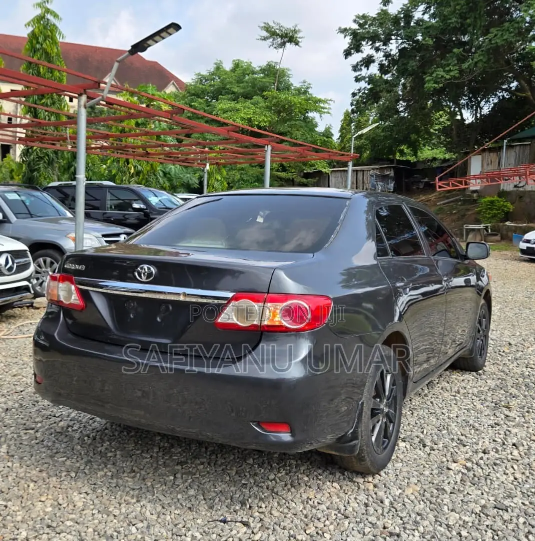 Toyota Corolla 2011 Gray