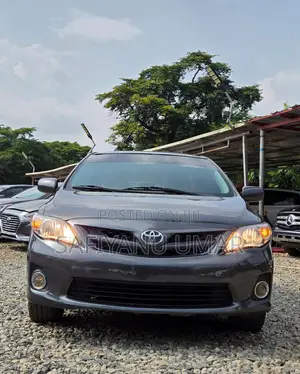 Toyota Corolla 2011 Gray
