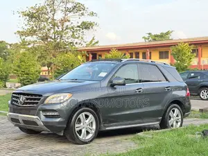 Mercedes-Benz M Class ML350 4MATIC 4dr SUV AWD (3.5L 6cyl 7A) 2015 Blue
