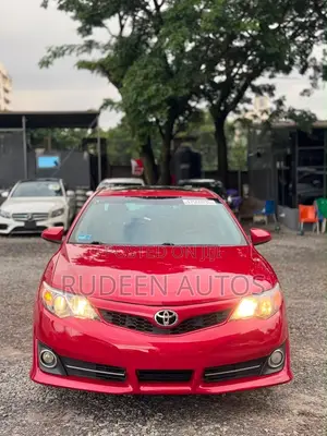 Toyota Camry 2014 Red