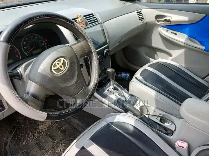 Toyota Corolla 2011 Silver