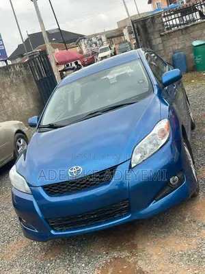 Toyota Matrix S Hatchback AWD (2.4L 4cyl 4A) 2010 Blue