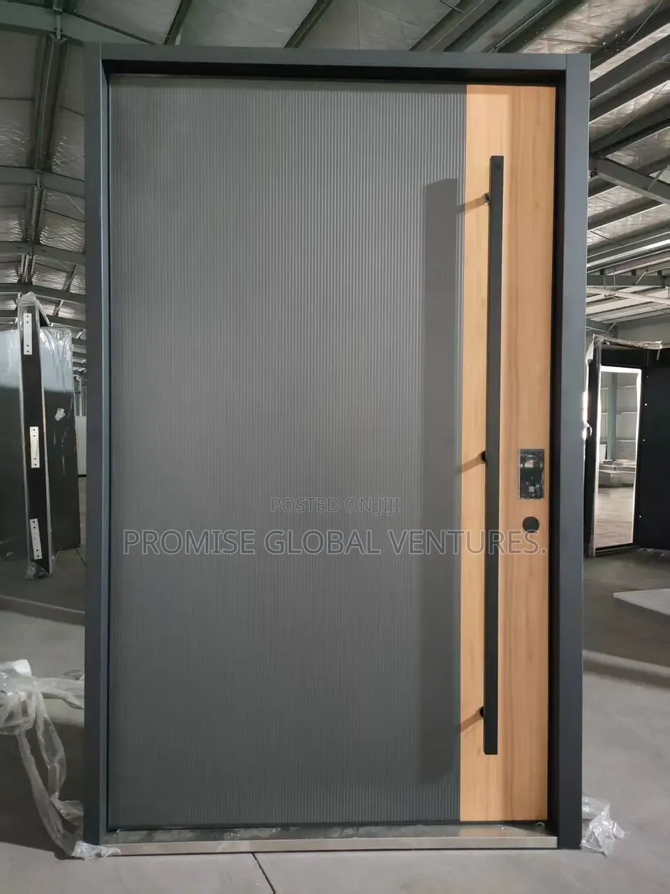 Pivot With Smart Lock